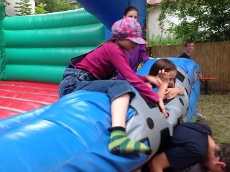 Aufbau der Hüpfburg