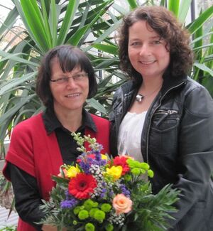 freut sich über den Besuch aus Landshut: MdL Johanna Werner-Muggendorfer mit Ruth Müller (SPD Landkreis Landshut)