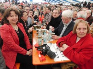 SPD-Politiker aus Stadt und Landkreis Landshut im vollbesetzten Bierzelt